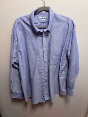Men’s Van Heusen Light Blue Long-Sleeve Button-Up Shirt
